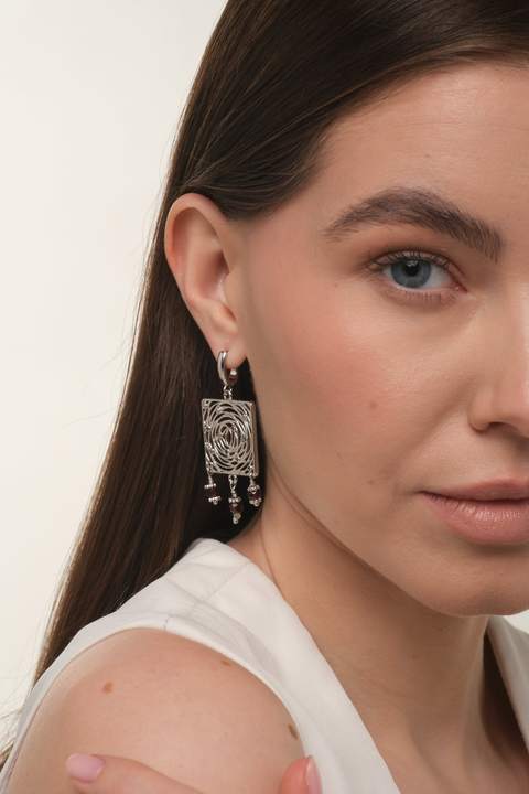 Серьги «Бохо» с гранатом, серебристая латунь · 5,5 см